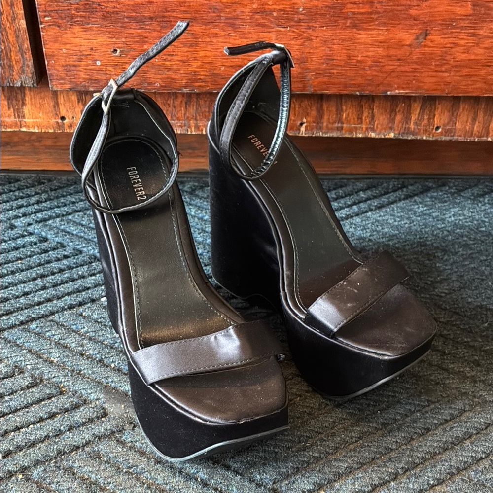 Forever 21 Black Platform Heels